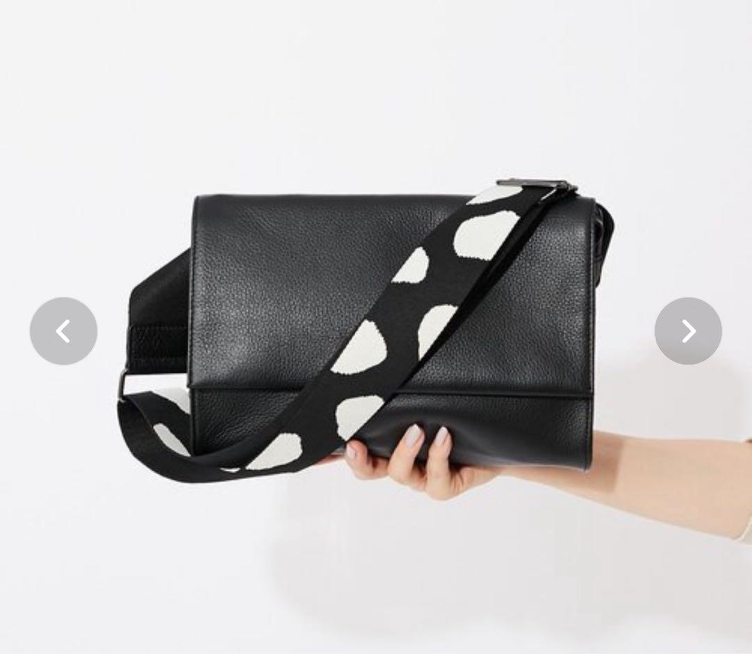 値下げearPAPILLONNER(イア パピヨネ)ワイドテープショルダーバッグ みんなから愛されるワイドテープショルダーバッグ｜earPAPILLONNER