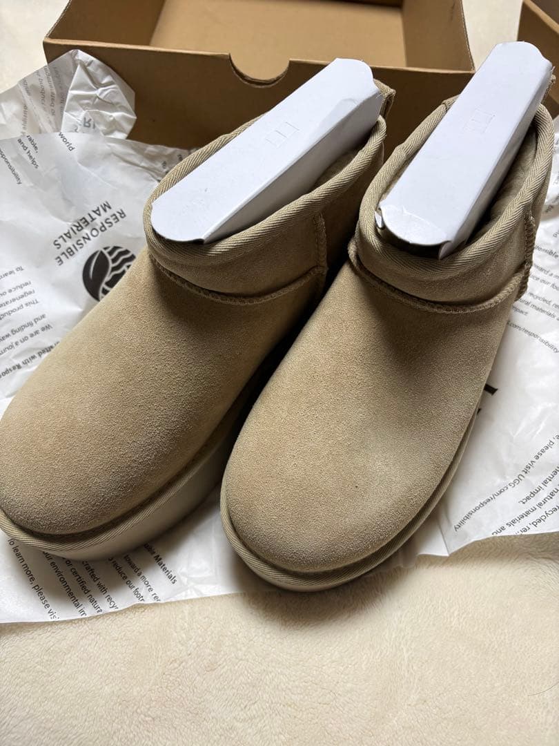 UGG 厚底 ショートムートンブーツ