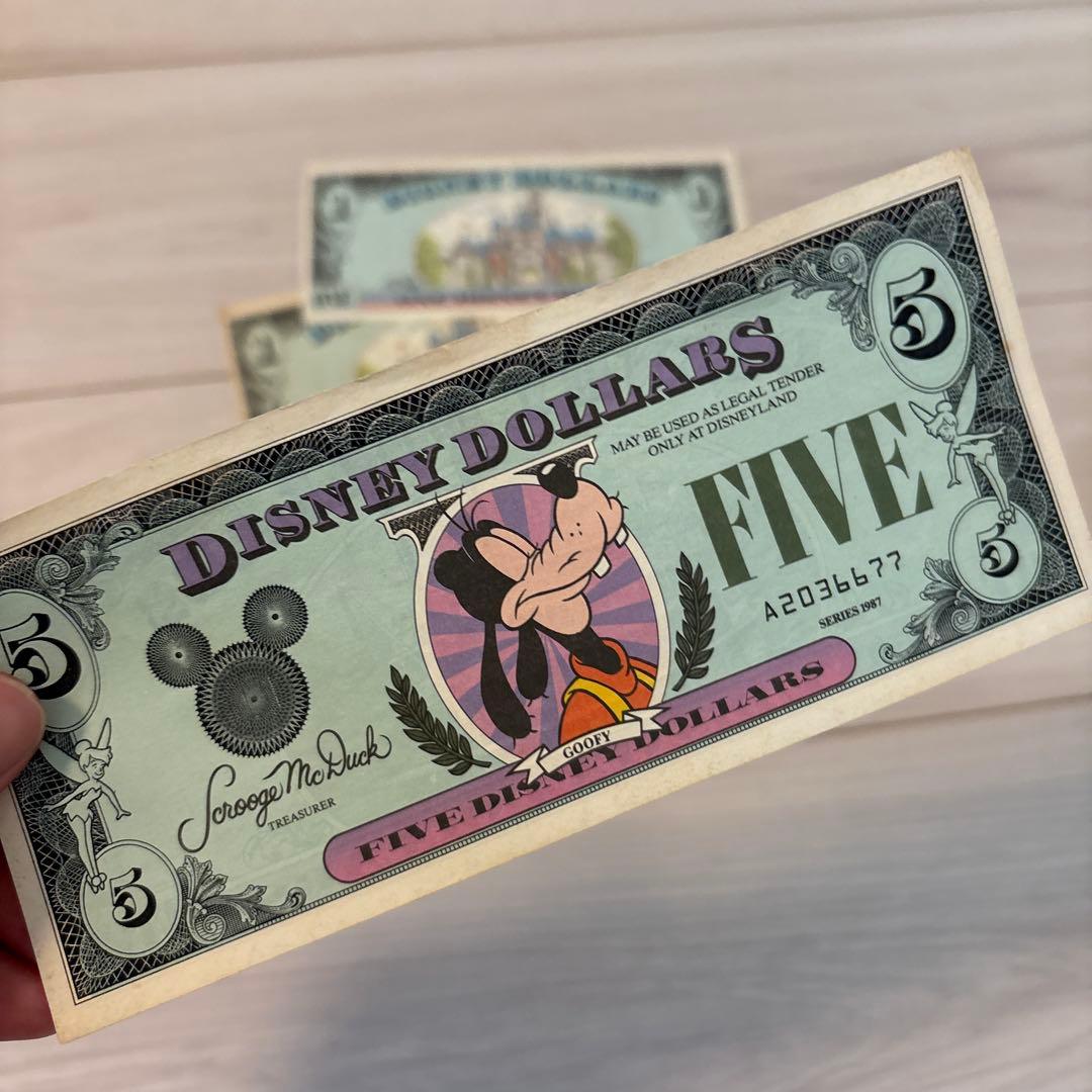 Disney ディズニーダラー 5ドル札1枚＋1ドル札4枚 - メルカリ