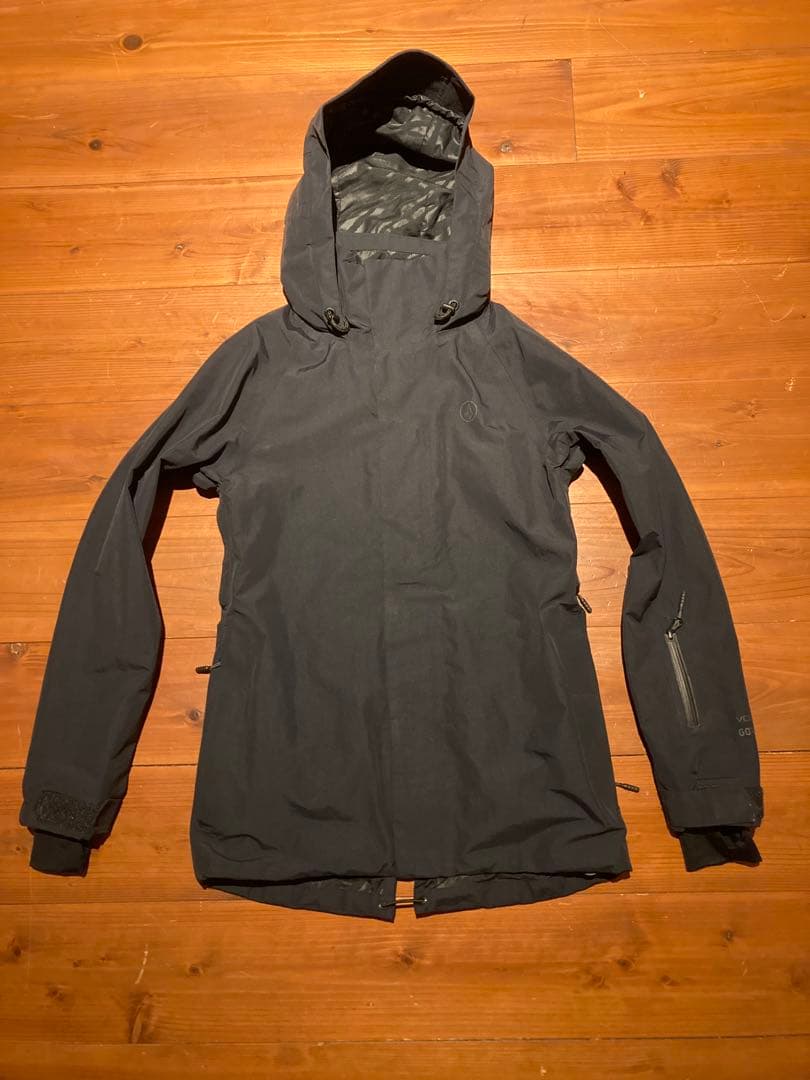 GORE-TEX VOLCOM XS スノーボードジャケット VOLCOM（ボルコム） スノーウェア ガイド ゴアテックス 24-25 VOLCOM