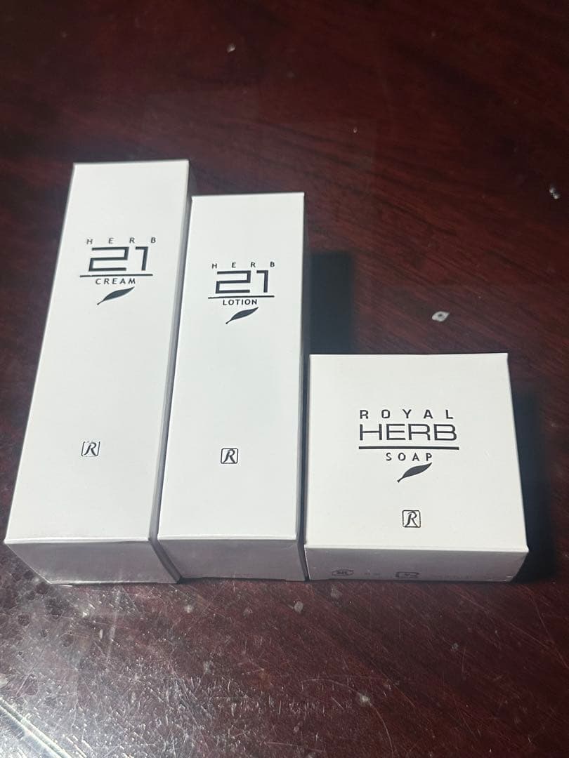 ロイヤル化粧品 HERB 21クリーム・ローション・ソープセット