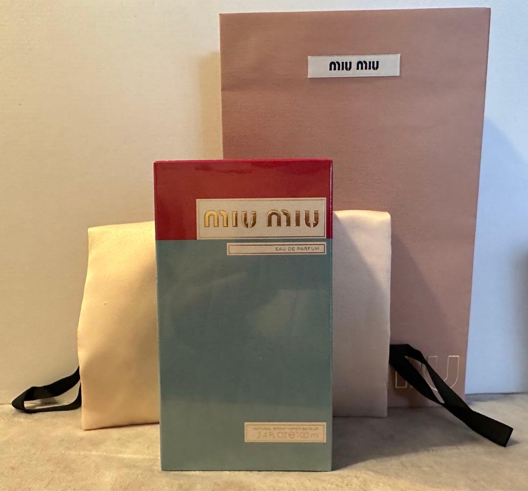 セール 新品 ミュウミュウ香水100ml＆ポーチ＆ショッパー