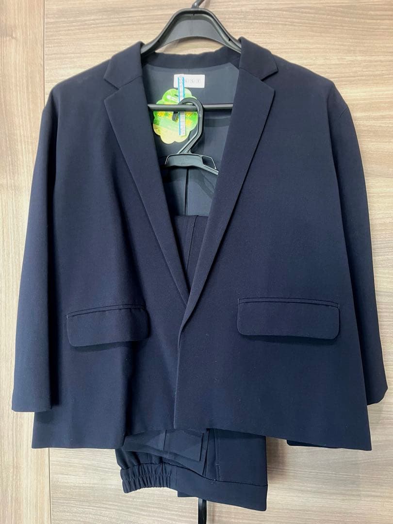 PLSTプラステVERY 高橋志津奈セットアップスーツネイビー クリーニング