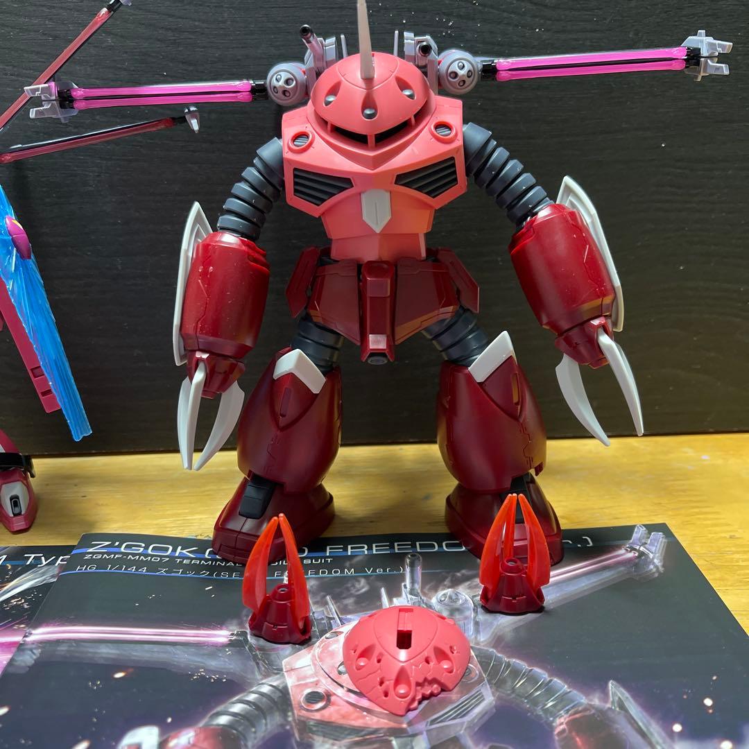 HG ズゴック、インフィニットジャスティスガンダム弐式、キャバリア3体