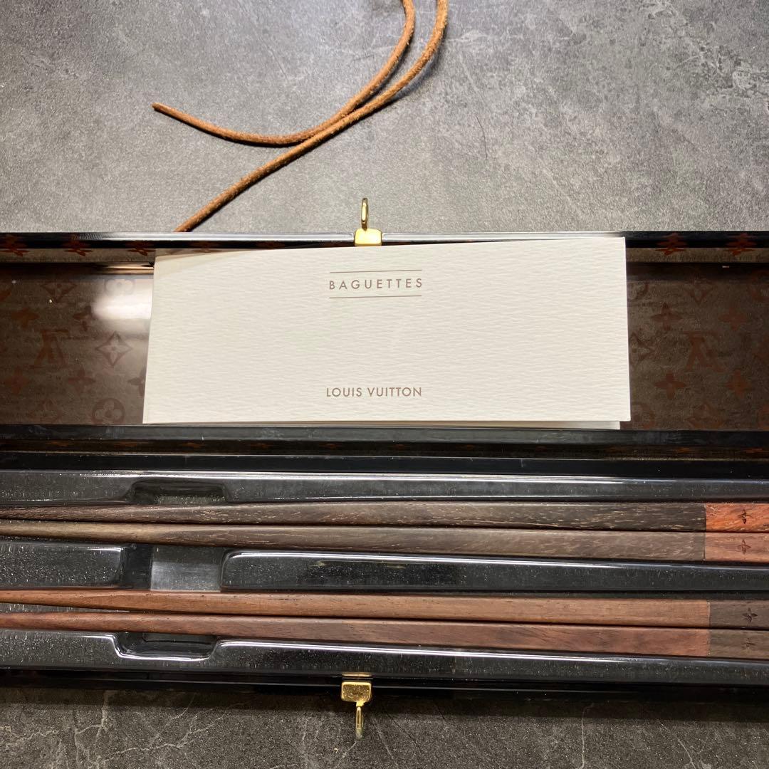 R*^様 美品　ビトン　箸・箸置き/ノベルティ/ローズウッド/モノグラム/ブラウ