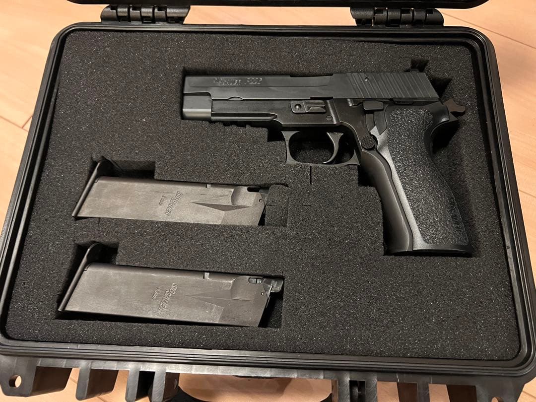 SIG SAUER P226 E2 GBB（予備マガジンとホルスター付）SIG SAUER P226
