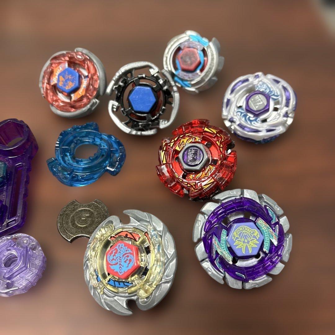 メタルファイトベイブレード 解らないので写真で判断してください