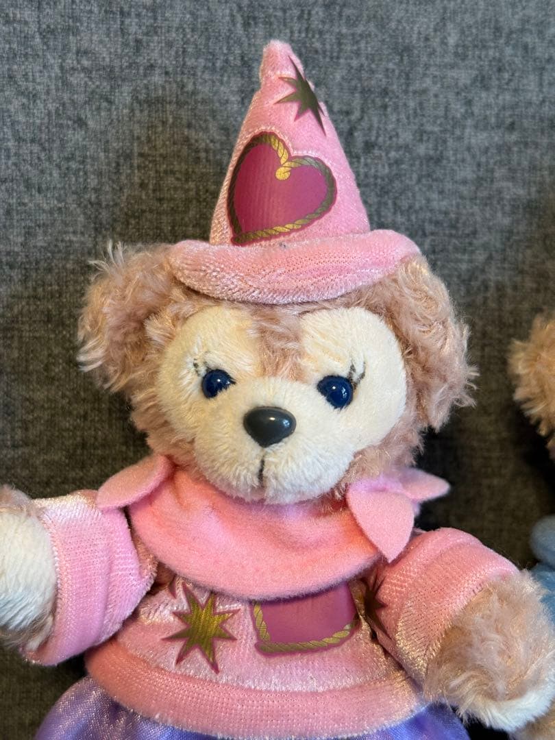 ダッフィー シェリーメイ ぬいぐるみバッジ 10周年 - メルカリ