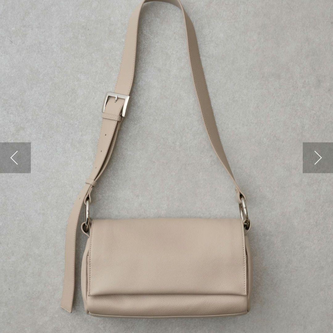 ビアズリー BEARDSLEY ボディバッグ ベージュ - メルカリ