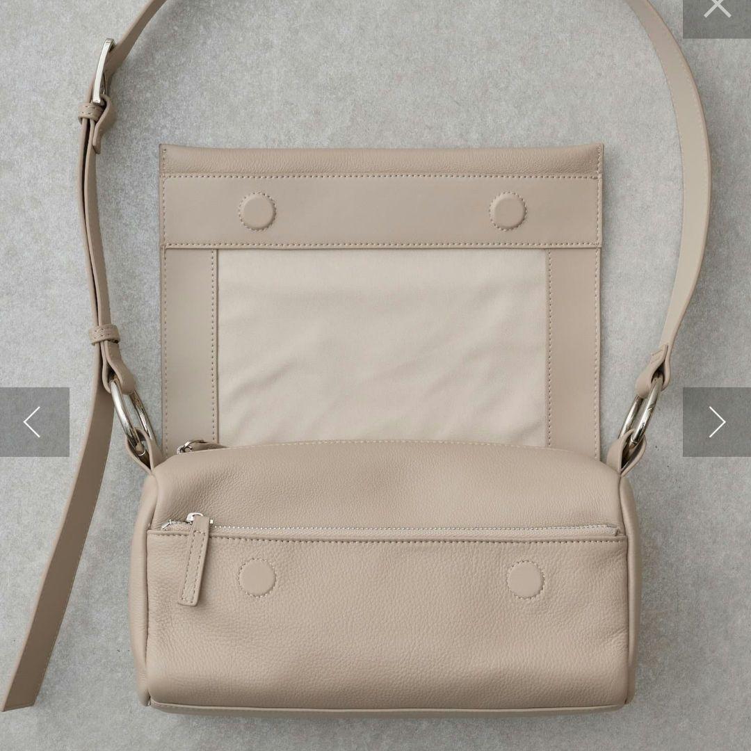 ビアズリー BEARDSLEY ボディバッグ ベージュ - メルカリ