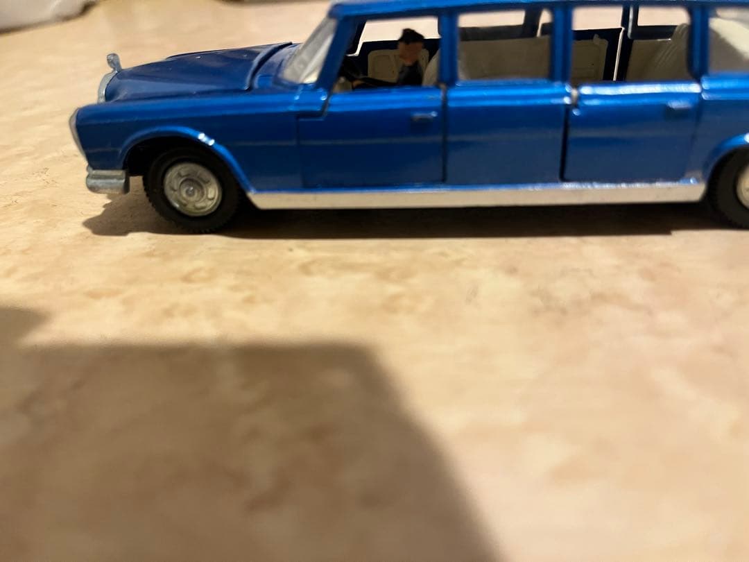 リムジン ベンツ600プルマン DINKY TOYS 本体のみ - メルカリ