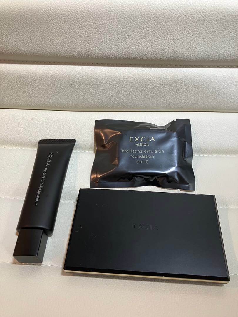 アルビオンエクシア　アンテリサンスエマルジョンファンデーションNA201