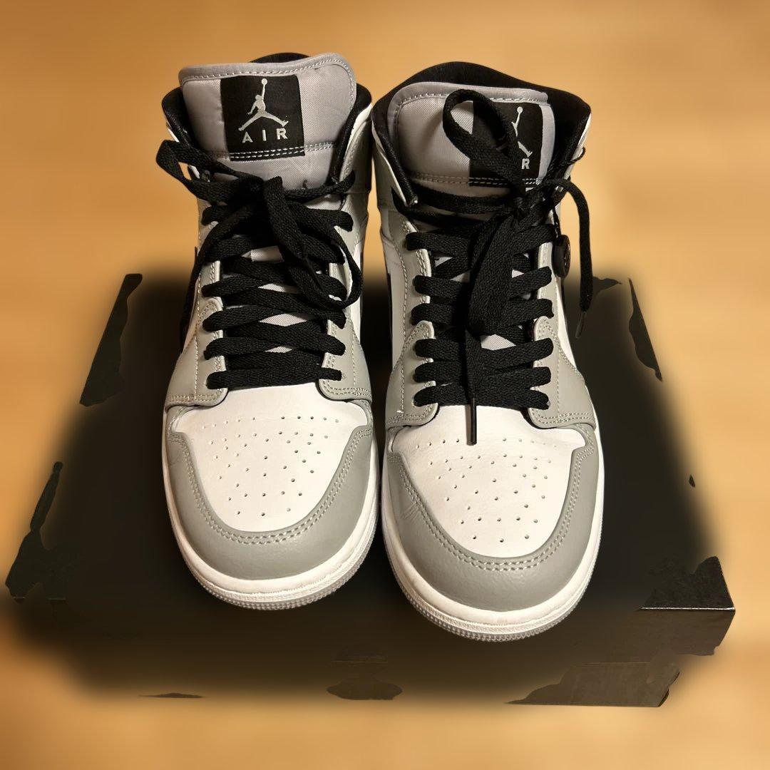 Nike Air Jordan 1 MID ライトスモークグレーホワイトブラック