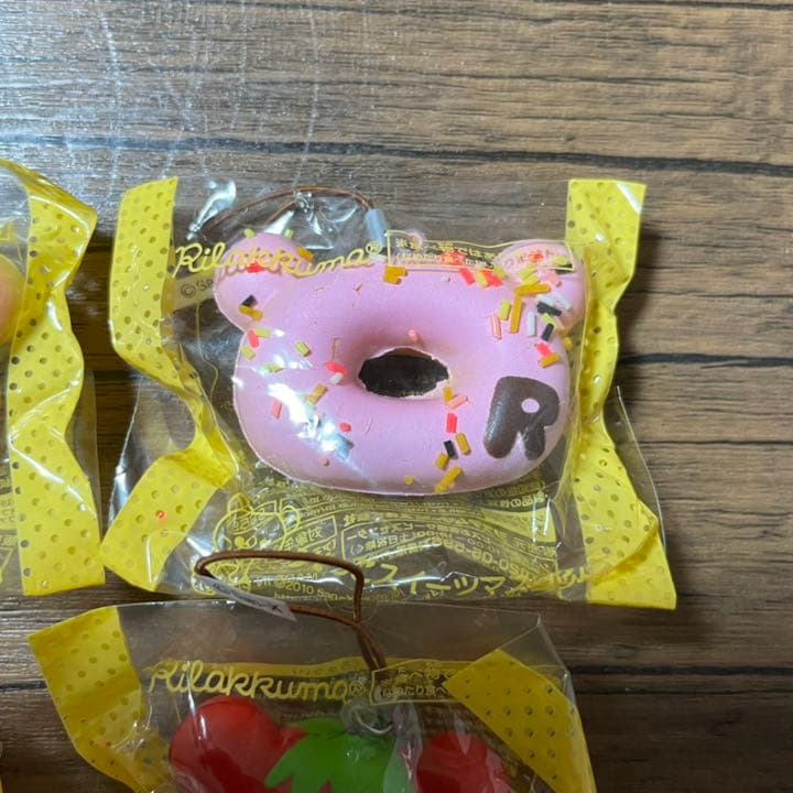 リラックマ うそっこスイーツマスコット スクイーズ4種セット - メルカリ
