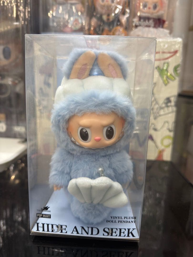 ラブブLabubu Hide and Seek Singapore