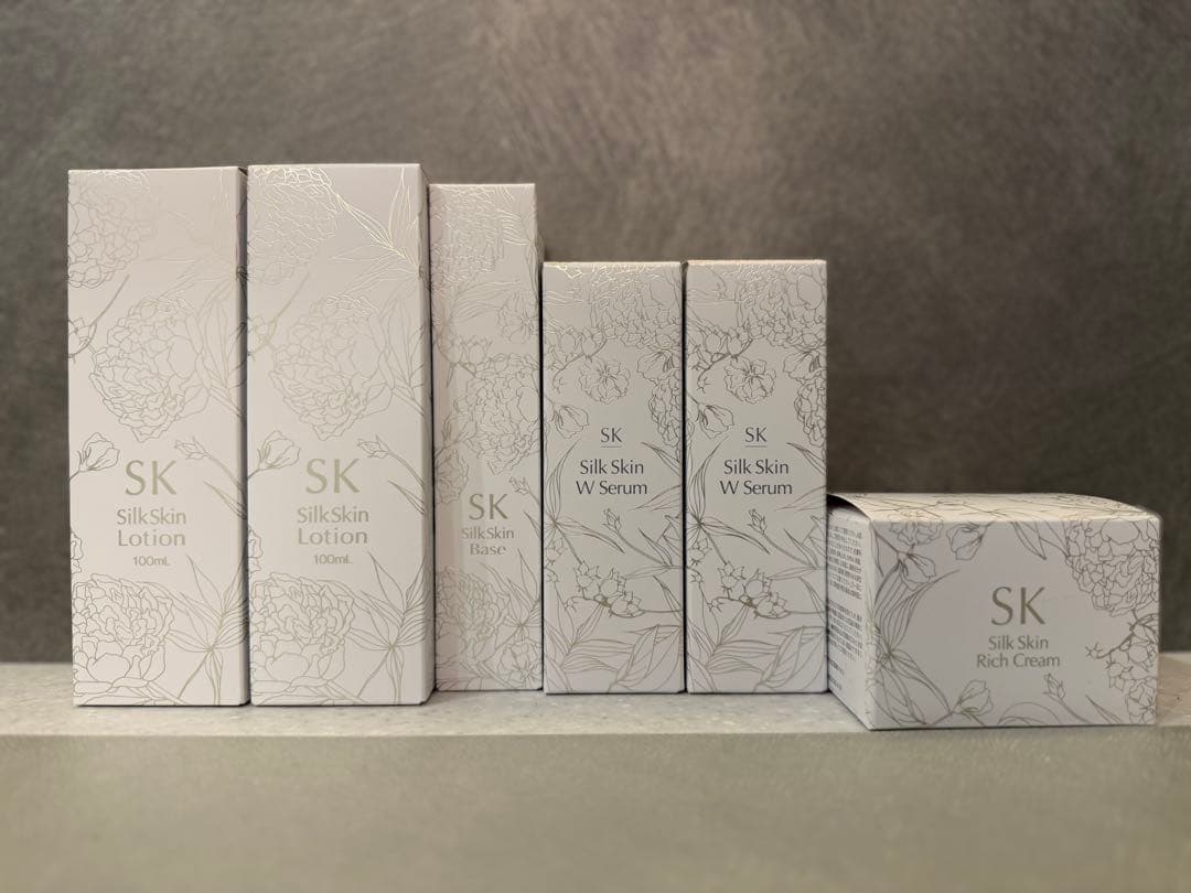 シルクドリバー　スキンケアセット (化粧水・スキンベース・セラム・クリーム)