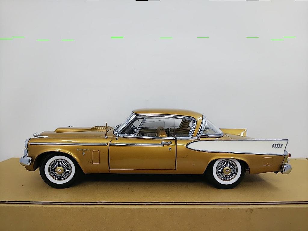 ロードシグネチャー 1/18 1958 スチュードベーカー・ゴールデン・ホーク