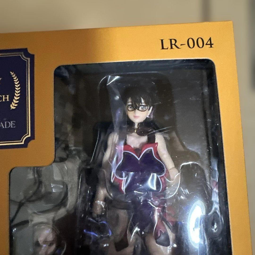 ブ*ー様 レガシーOFリボルテック 武器屋カトレア