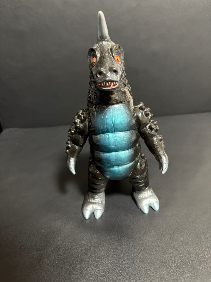 ブルマァク ブラックギラス　スタンダードサイズ　ウルトラマン　ポピー　ソフビ Yahoo!オークション - 【ソフビ】ブルマァク 双子怪獣 ブラックギラス