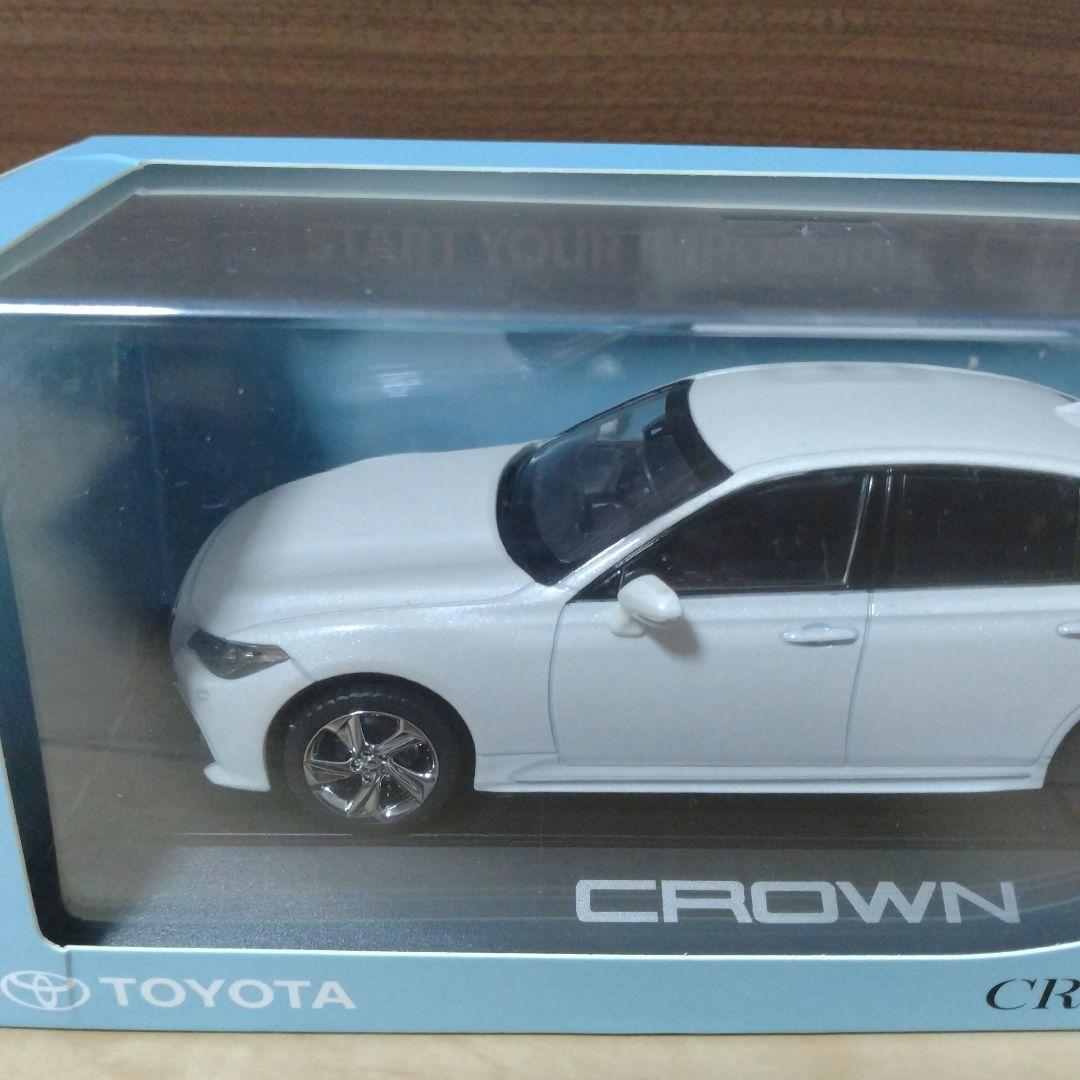 1/30 トヨタ 220クラウン カラーサンプル ホワイトパール - メルカリ