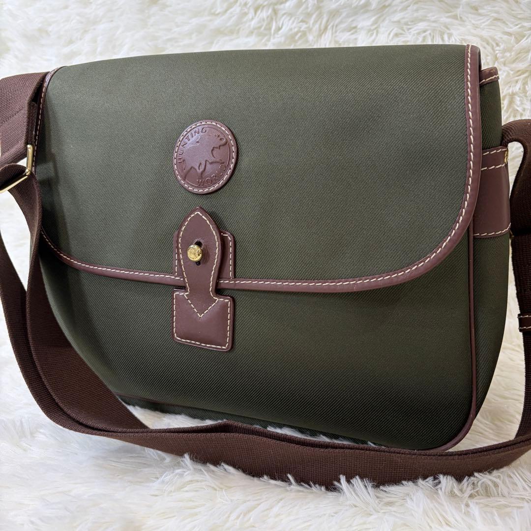 【美品】ハンティングワールド メッセンジャーバッグ ワンポイントロゴ カーキ