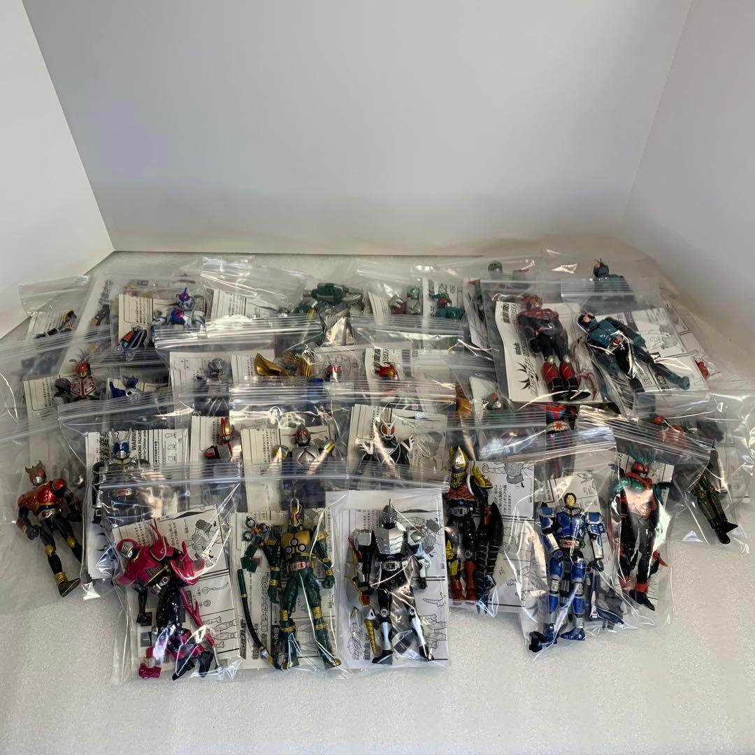 装着変身　仮面ライダー　37体セット Amazon.co.jp: 装着変身 仮面ライダー 昭和ライダーセット 5種 : おもちゃ