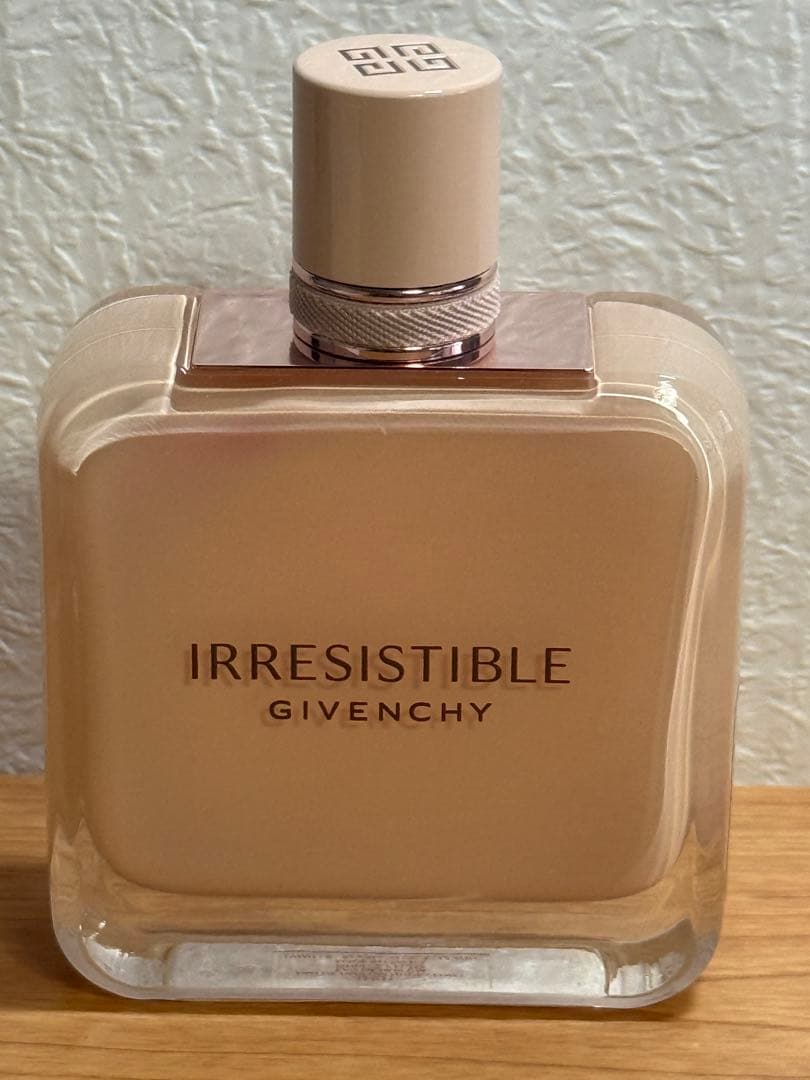 【お値引き不可！】ジバンシイ イレジスティブル オーデパルファム ヌード ベルベ