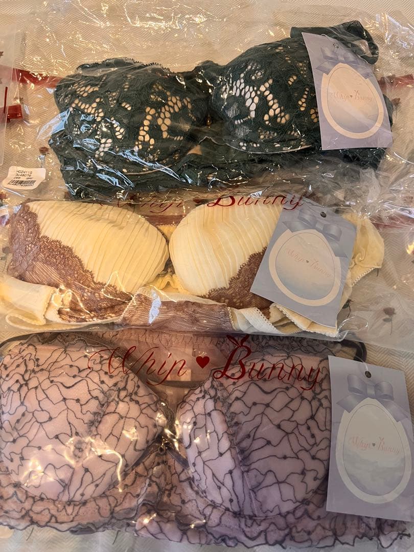 ken ken　新品　whip bunny C65 ブラ&ショーツセット