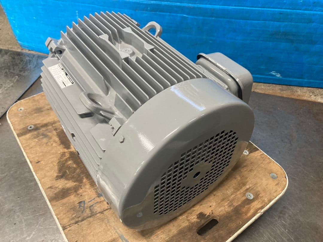 日立モーター　7.5kw4P200V ベース無　端子箱左　未使用品