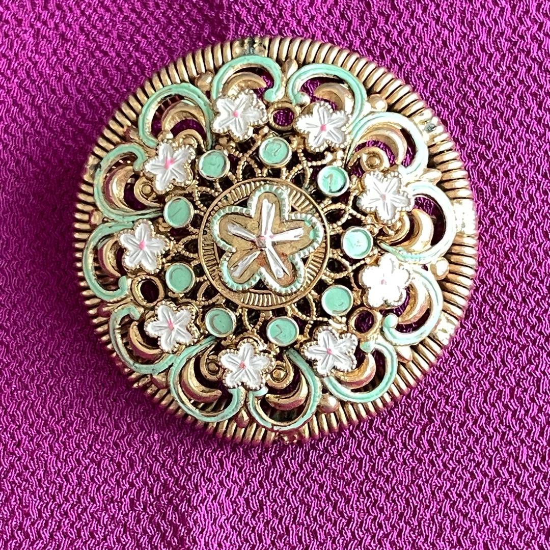 ブローチ フラワーグリーンブローチ ビンテージブローチ - メルカリ