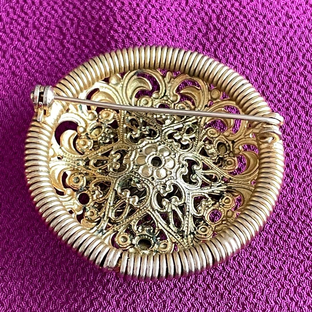 ブローチ フラワーグリーンブローチ ビンテージブローチ - メルカリ