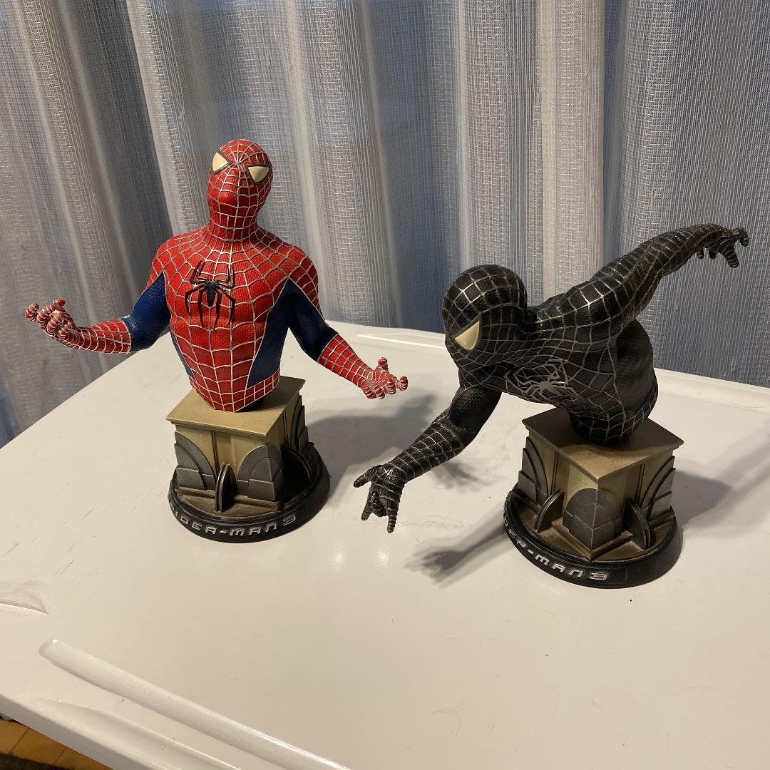 スパイダーマン&黒スパイダーマンスタチュー