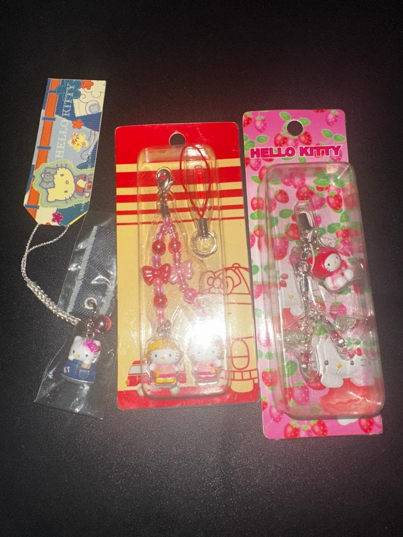 J*_様 #1-1051218 ハローキティのカラフルなストラップ3個セット J*_様 #1-1051218 ハローキティのカラフルなストラップ3個セット J*_様