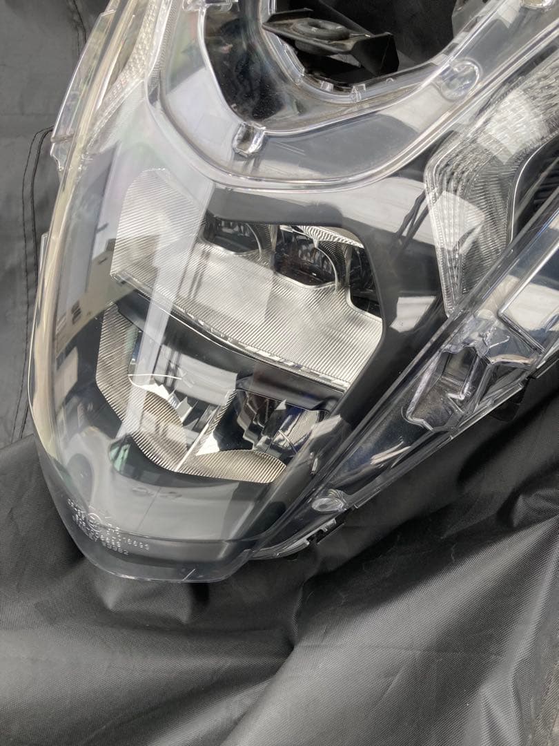 トリシティ125ヘッドライトLEDユニット