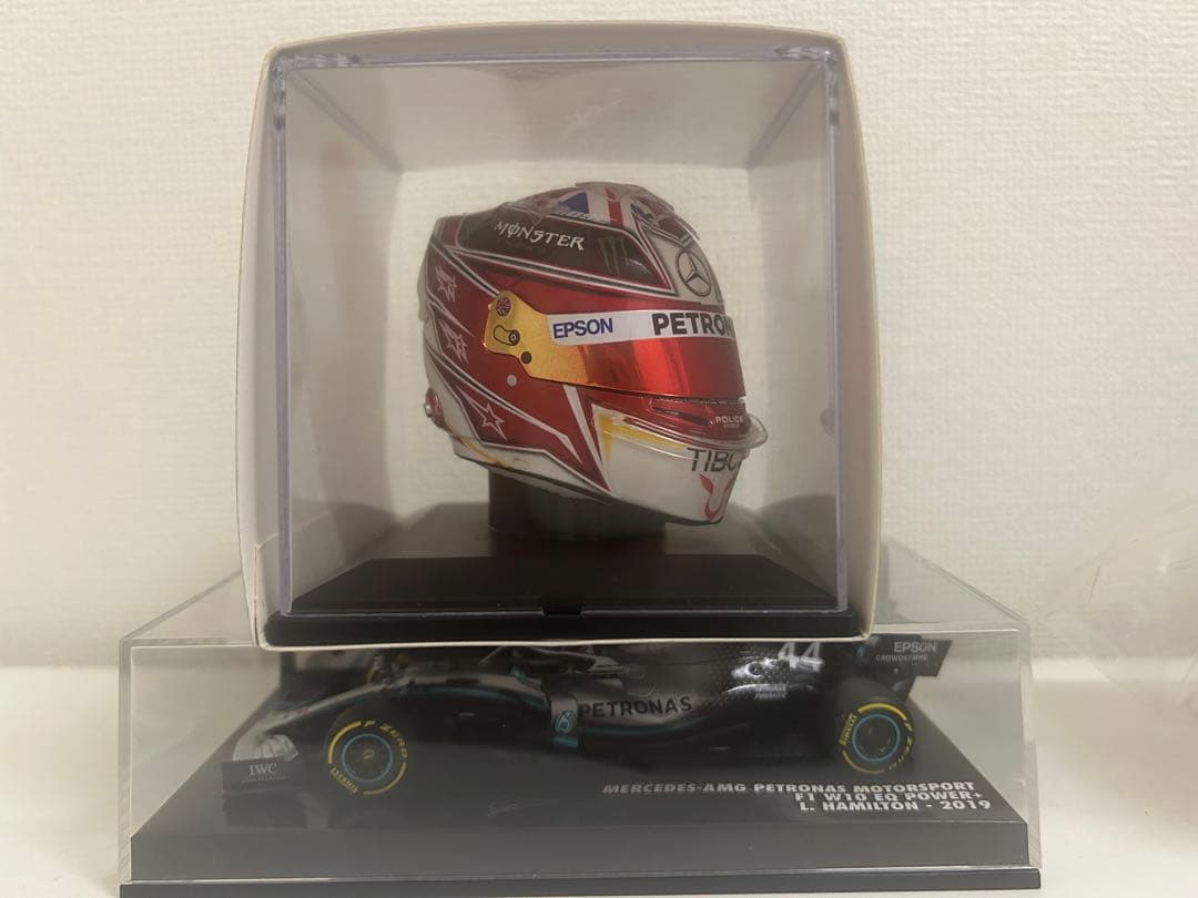メルセデス　ハミルトン 2019 1/43モデルカー&1/5 ヘルメットセット