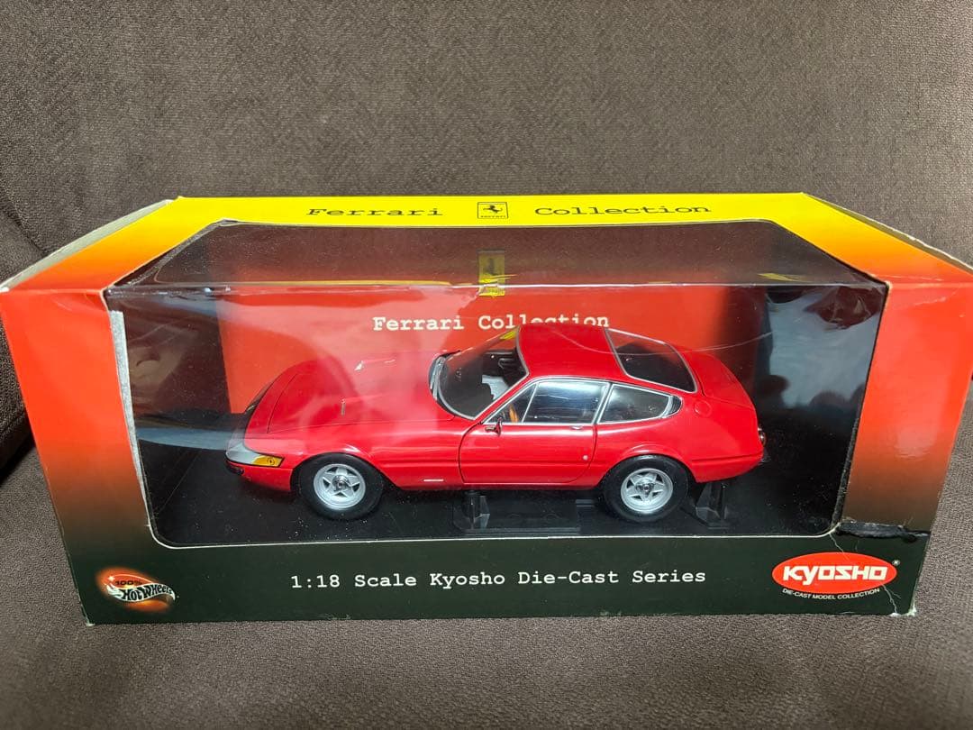京商 Ferrari 365 GTB/4 1:18