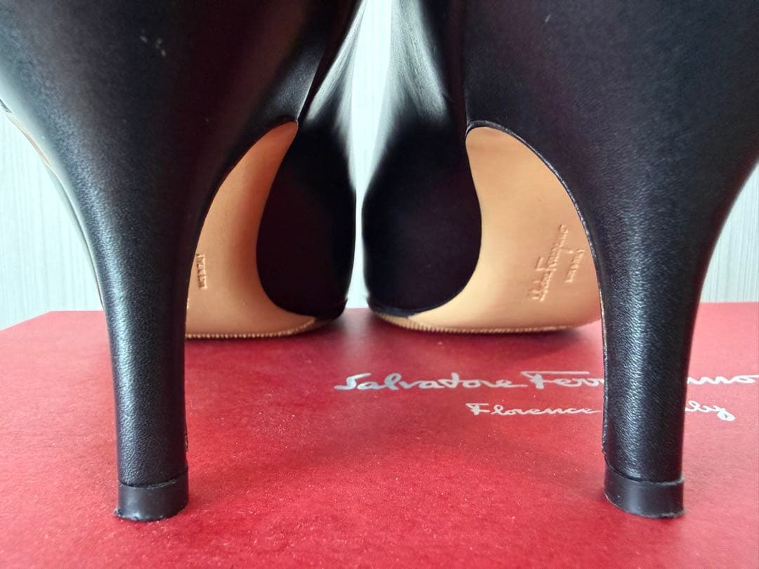 値下げ！靴 フェラガモ Ferragamo パンプス ブラック 24.5cm