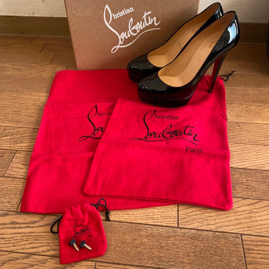 Christian Louboutin 黒　ハイヒール　37