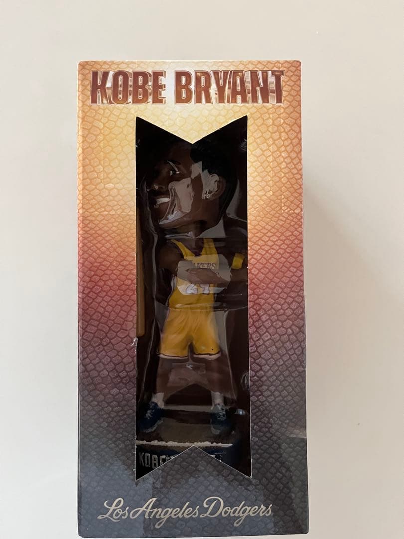 コービーブライアント　ボブルヘッド　非売品　フィギュア Amazon.co.jp: NBA バスケットボール 選手 ボブルヘッド フィギュア