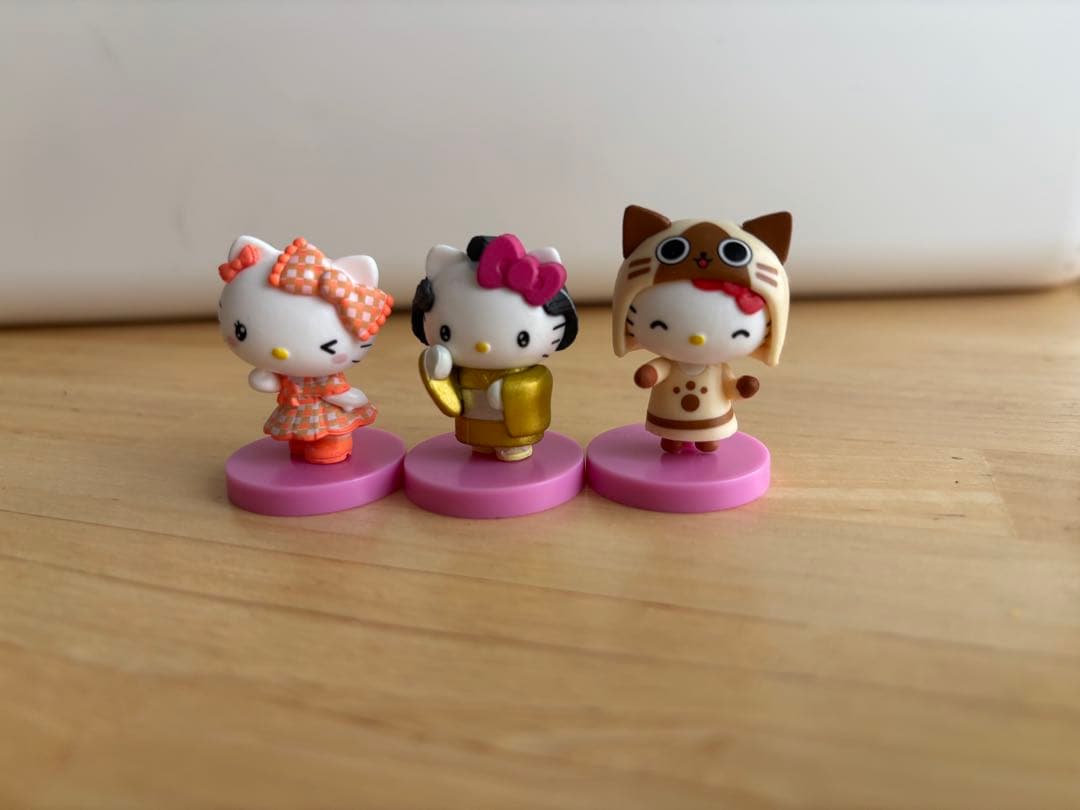 ハローキティ チョコエッグ フィギュア 3体セット - メルカリ