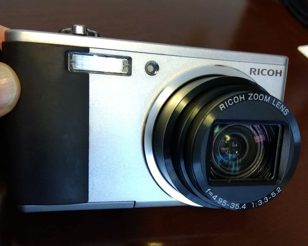【動作品】RICOH リコー コンパクトデジタルカメラ R8　メモリーカード付き