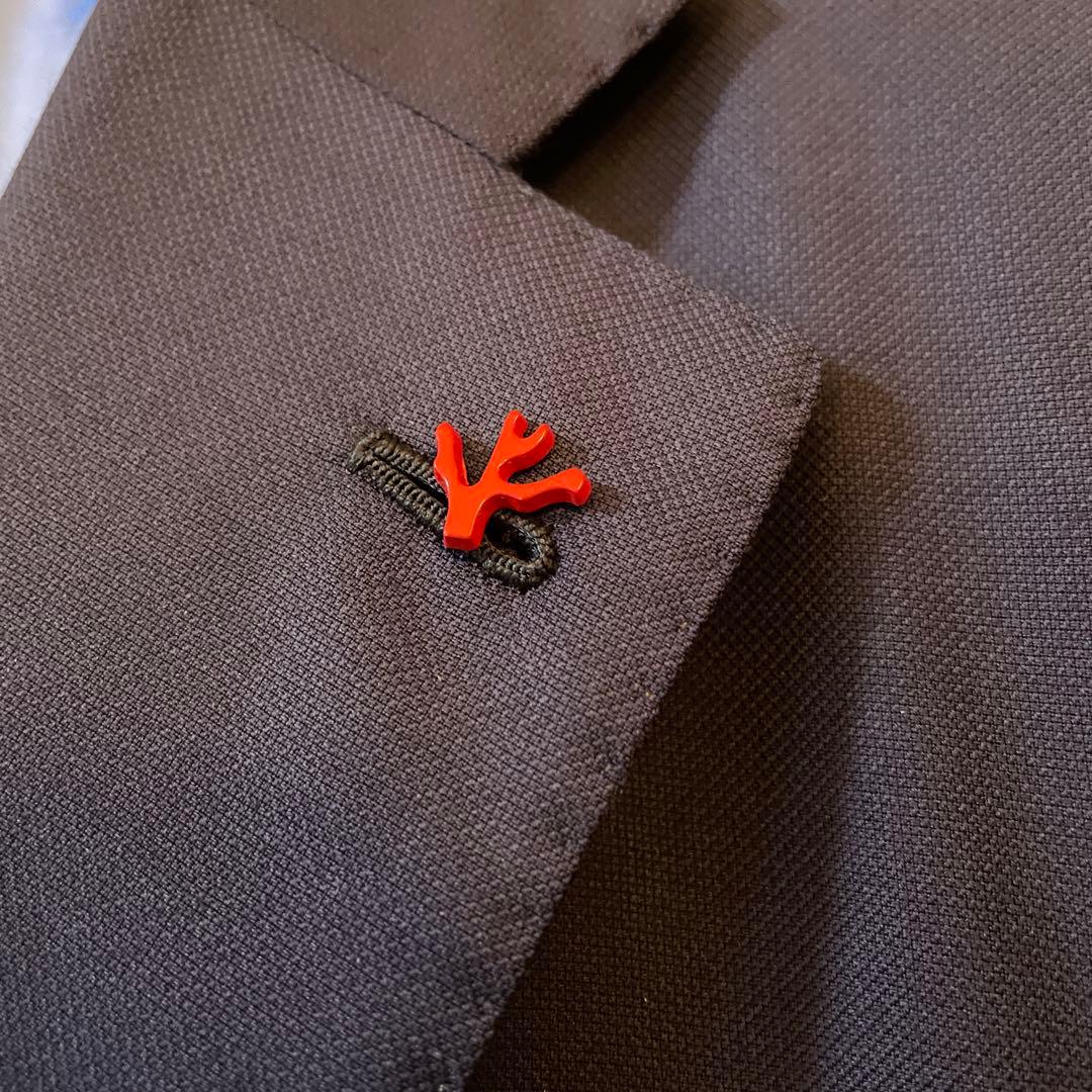 非売品】☆ISAIA☆イザイア☆ラペルピン☆ピンバッジ☆赤珊瑚