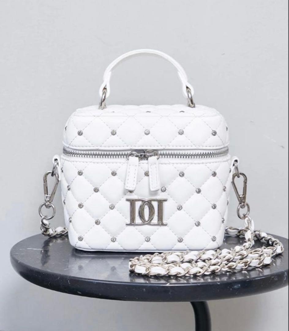 Darich ダーリッチ　キルティングビジュースクエアミニバッグ WHT