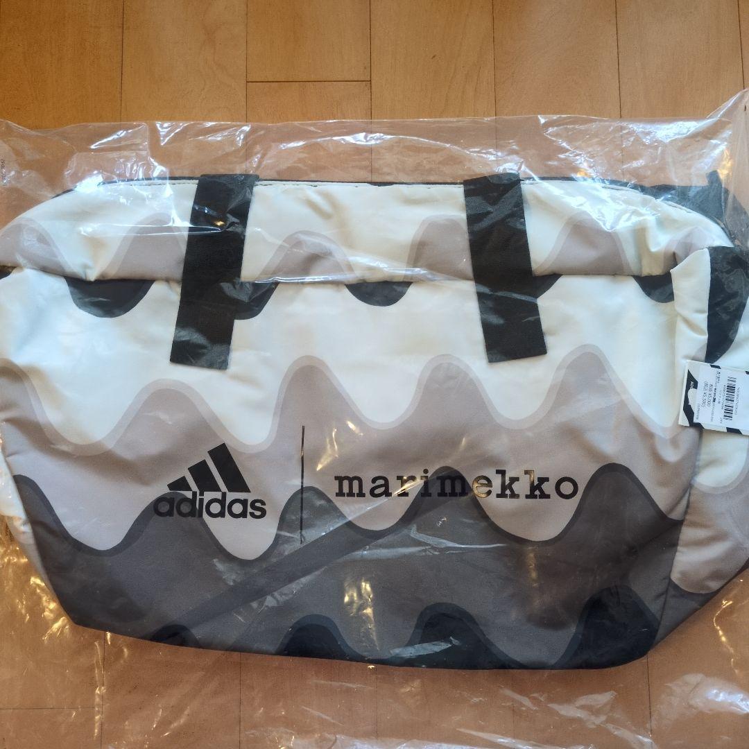 アディダス　マリメッコ　バッグ adidas（アディダス） マリメッコ トレーニングバッグ 30.5L adidas