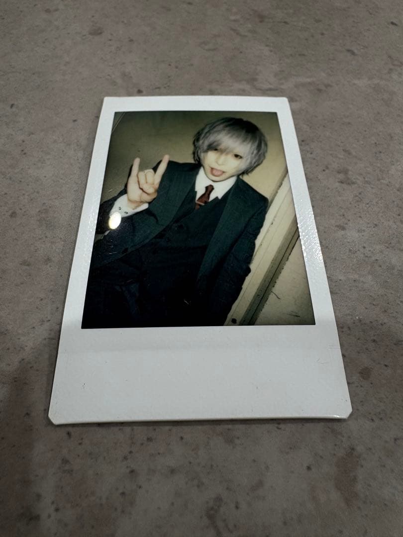 R指定 マモ チェキ - メルカリ