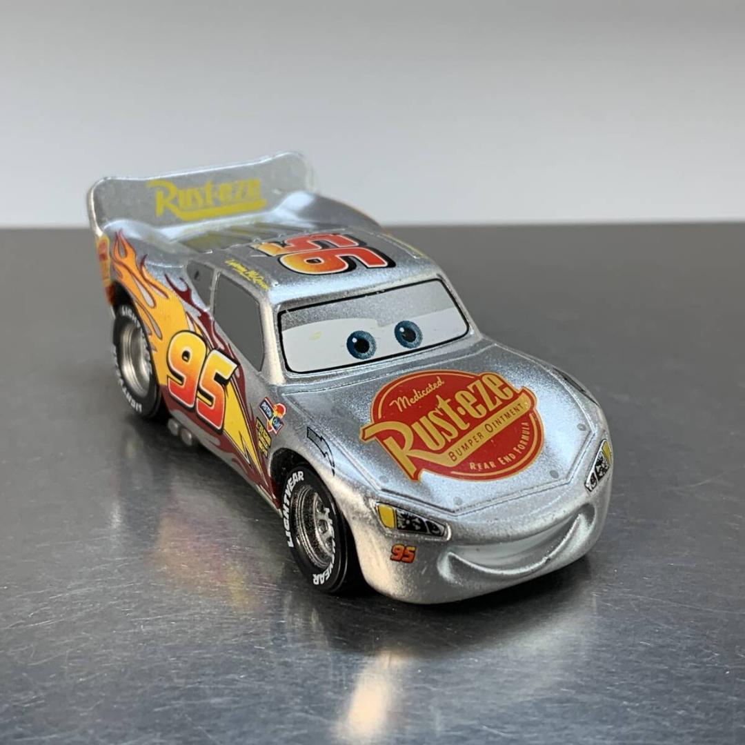 トミカ カーズ ライトニング・マックィーン シルバーレーサータイプ