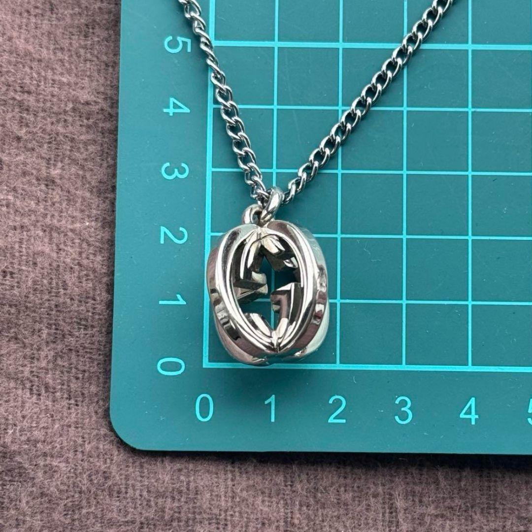 極美品】GUCCI グッチ 立体 チャーム&ネックレス シルバー GG - メルカリ