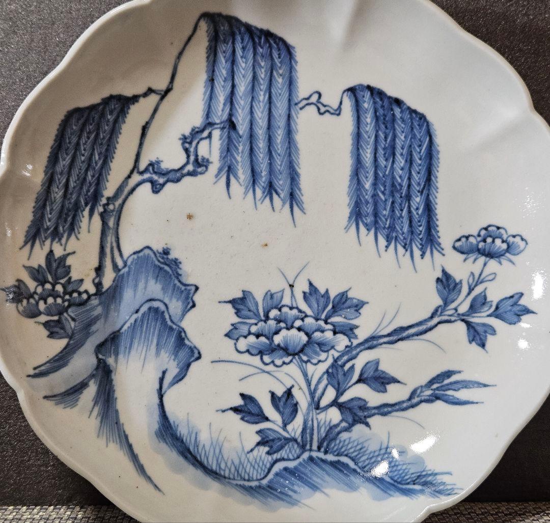 江戸時代後期 古伊万里 染付 柳に岩に牡丹図 径20.8cm 輪花縁皿 骨董の