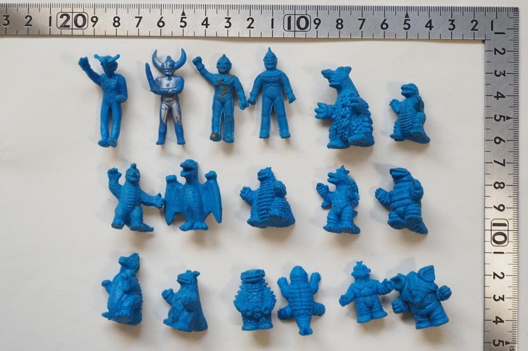 怪獣消しゴム】青 ウルトラマン＋怪獣 全17体 昭和レトロ 中古品