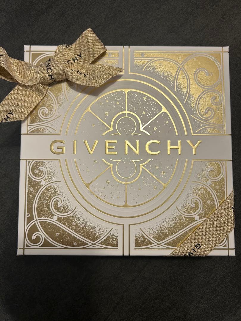 【新品未使用】GIVENCHY IRRESISTIBLE Xmasコフレ2025